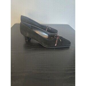 Stuart‎ Weitzman Black suede kitten heels women's size 8.5